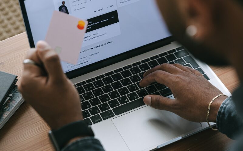 CTA website: Đừng bắt khách hàng “tự hiểu”