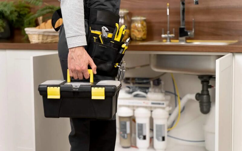 Website dịch vụ sửa chữa: Giải pháp thu hút khách hàng cho thợ điện nước, sửa máy lạnh