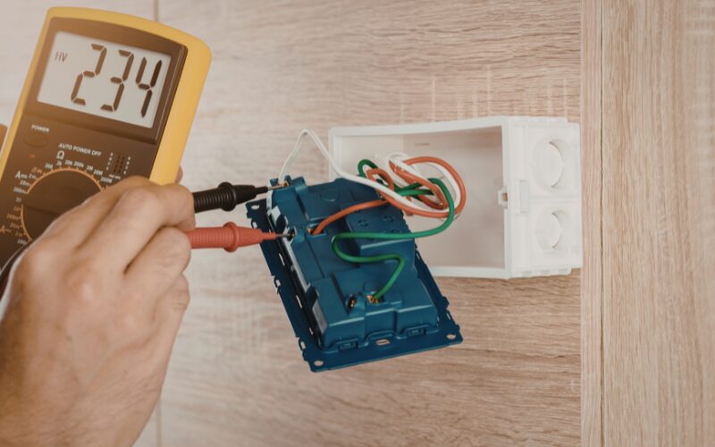 Website dịch vụ sửa chữa: Giải pháp thu hút khách hàng cho thợ điện nước, sửa máy lạnh