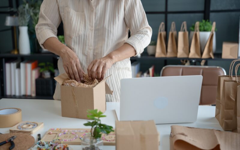 Bán hàng trên Shopee: Cơ hội, thách thức và rủi ro cần biết 2026