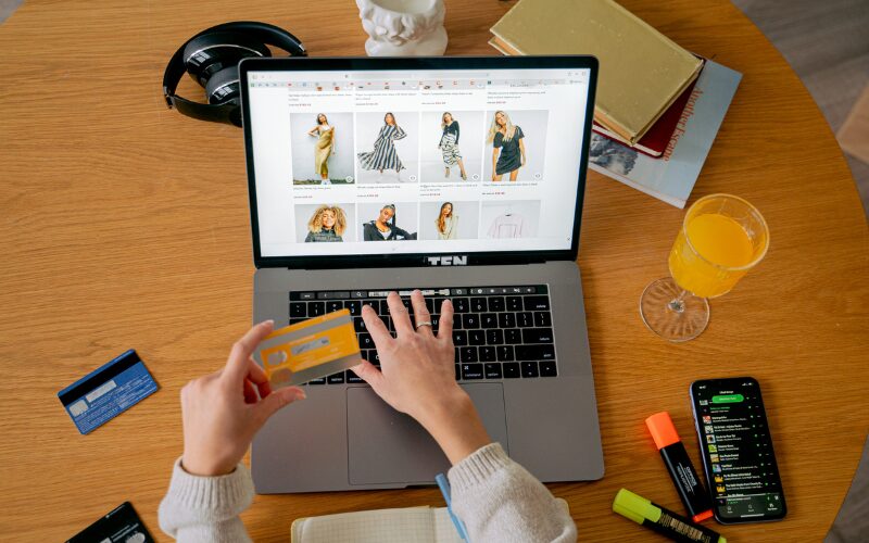 Phụ thuộc Facebook có rủi ro gì? Cảnh báo cho người bán hàng online