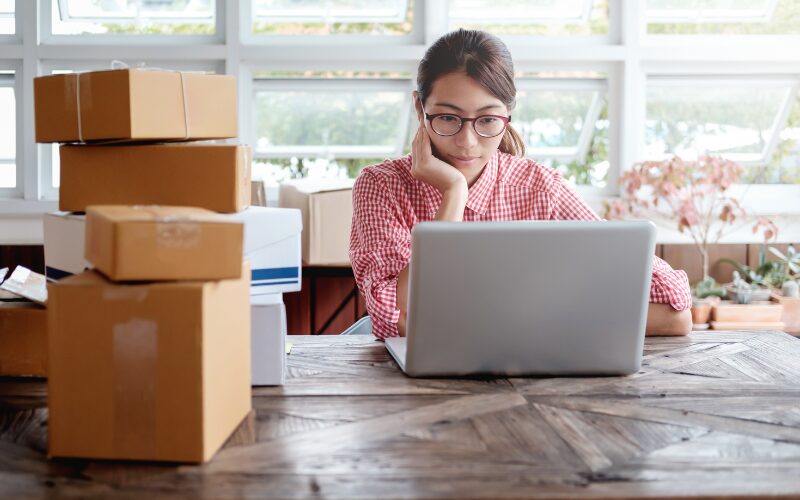 Shop nhỏ khó cạnh tranh? Giải pháp phát triển bền vững trong thời đại số